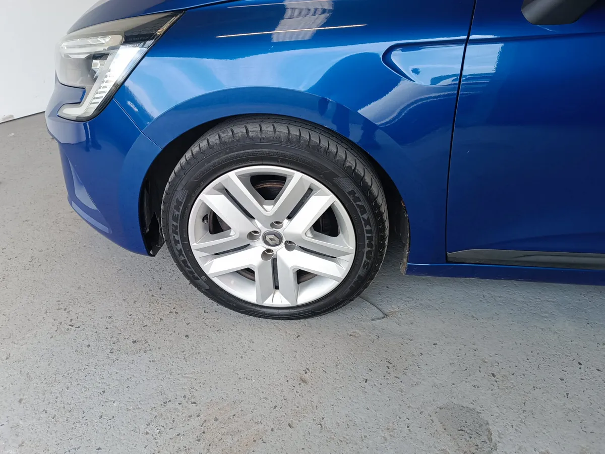 Renault Clio 2022 - Image 6