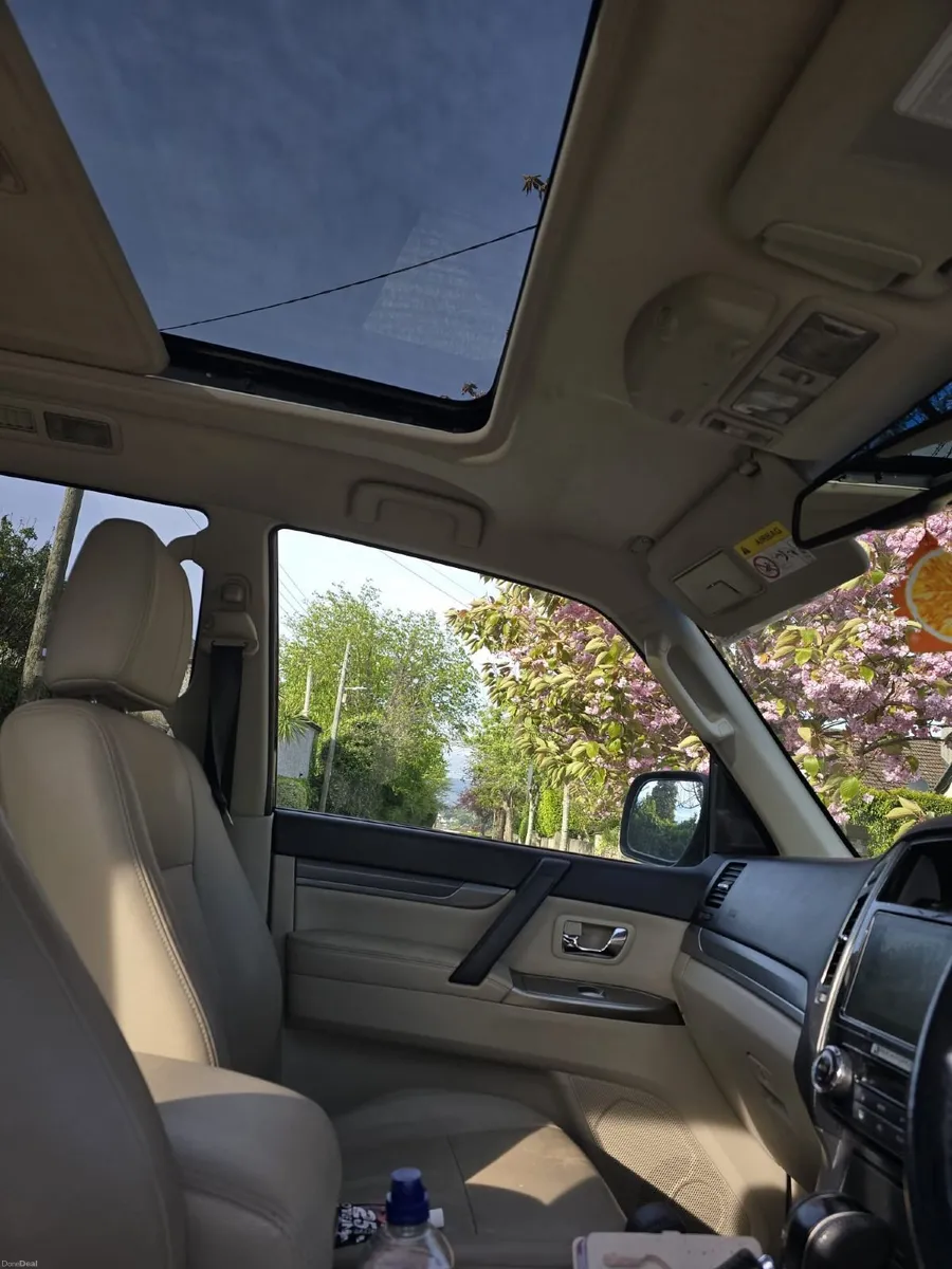 Mitsubishi Pajero 2017 for Sale - Image 2