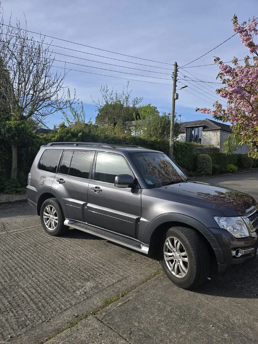 Mitsubishi Pajero 2017 for Sale - Image 3