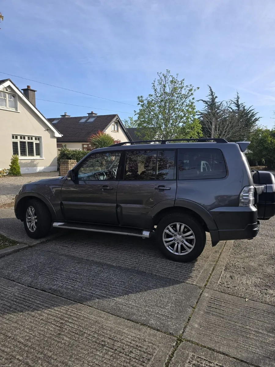 Mitsubishi Pajero 2017 for Sale - Image 4