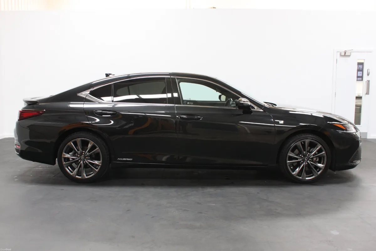 2021 Lexus ES 300h 2.5 F-Sport 4dr CVT - Image 3