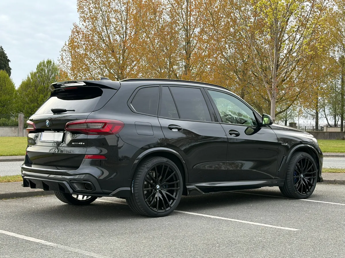 2022 BMW X5 45e M Sport Plus M Performance X-Drive - Image 3