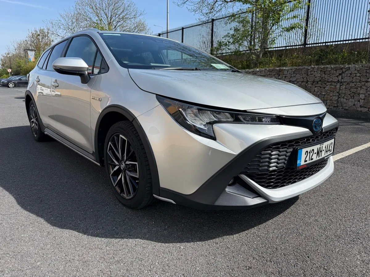 Toyota Corolla 2.0 Hybrid Trek (New NCT 08-27) - Image 2