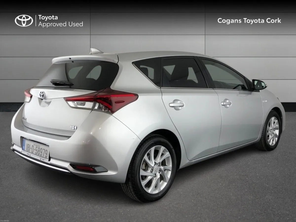 Toyota Auris DAA-ZWE186H 5DR AUTO - Image 2