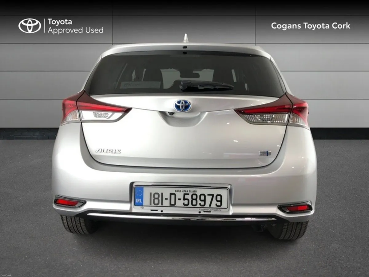 Toyota Auris DAA-ZWE186H 5DR AUTO - Image 4