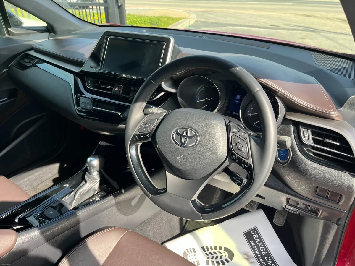 TOYOTA C-HR 2018, 1.8 HYBRID AUTO LOW KM HIGH SPEC - Image 4