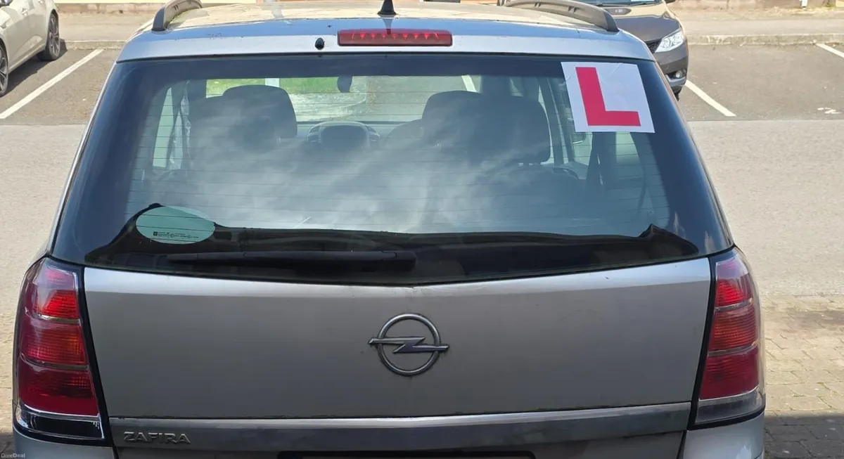 7 seater car - Image 2