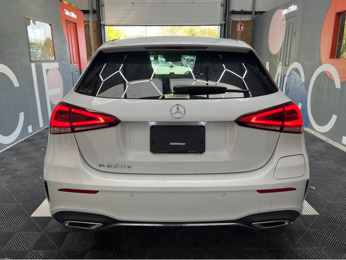 Mercedes-Benz A-Class 2023 MERCEDES-BENZ A250E 1.4 - Image 3