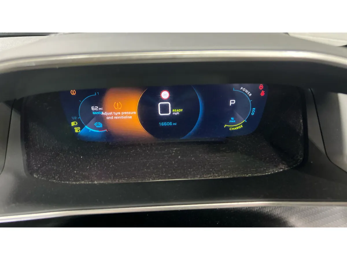 Peugeot 208 GT PREMIUM EV - Image 2