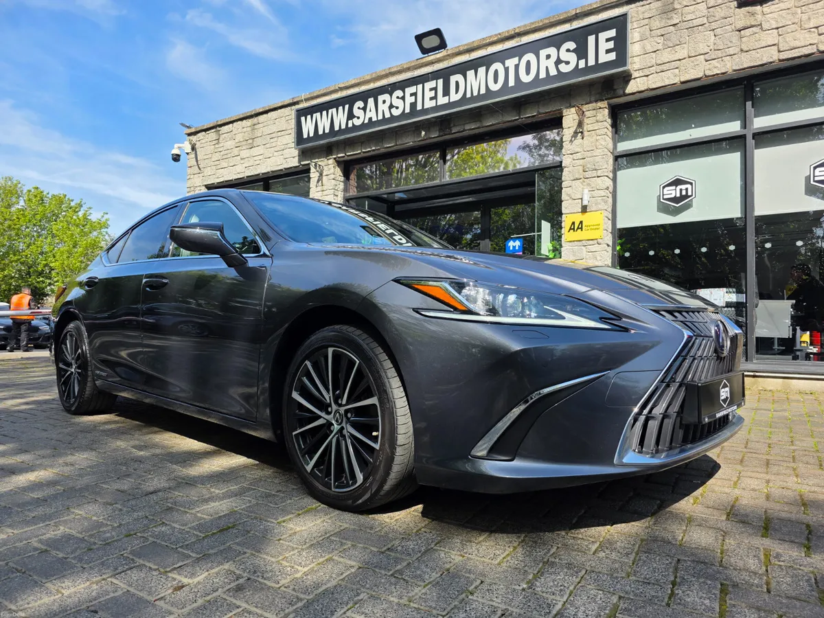 2022 LEXUS ES 300H DYNAMIC HYBRID. - Image 1