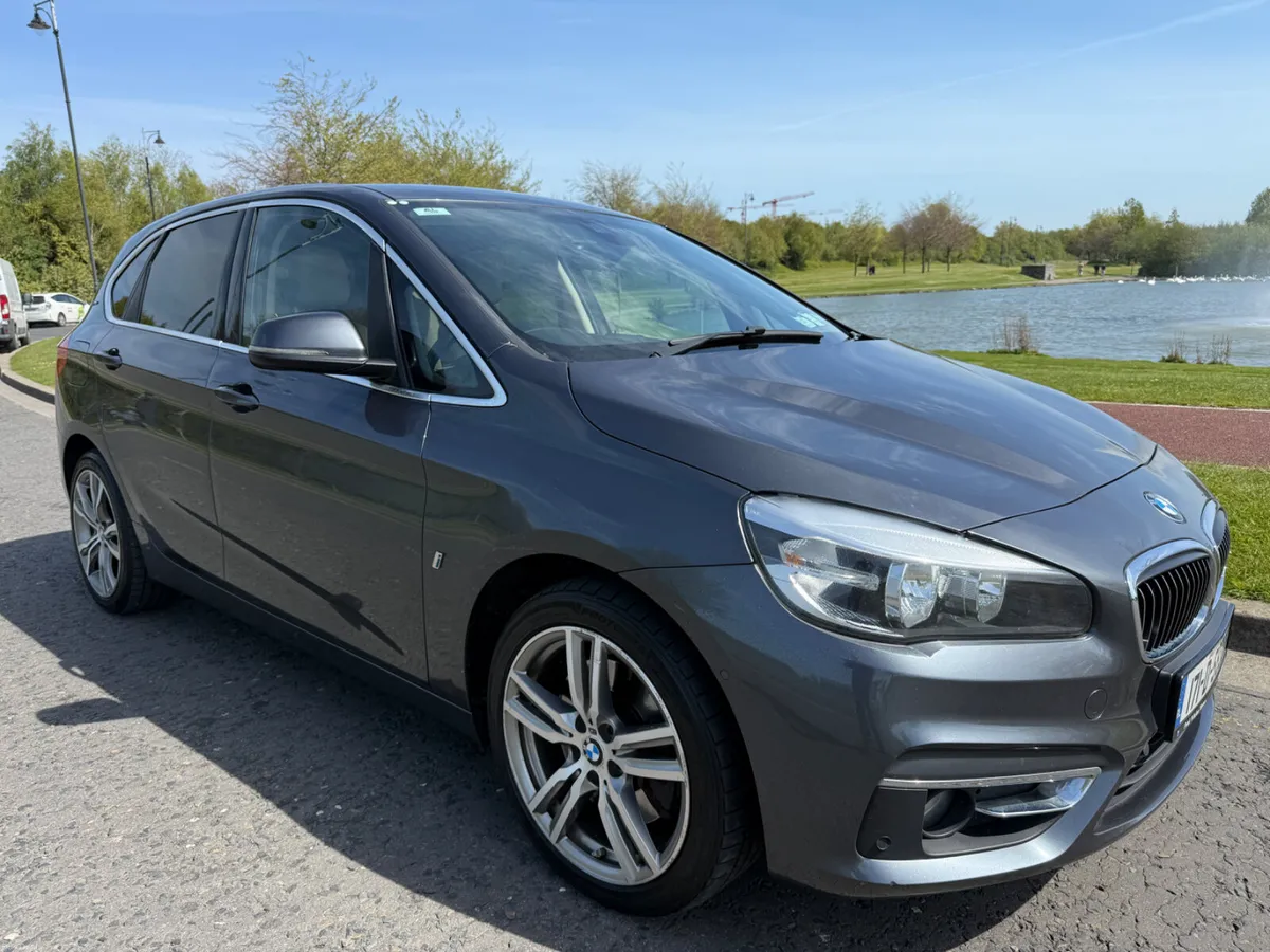 225E X DRIVE AUTOMATIC HYBRID - Image 1