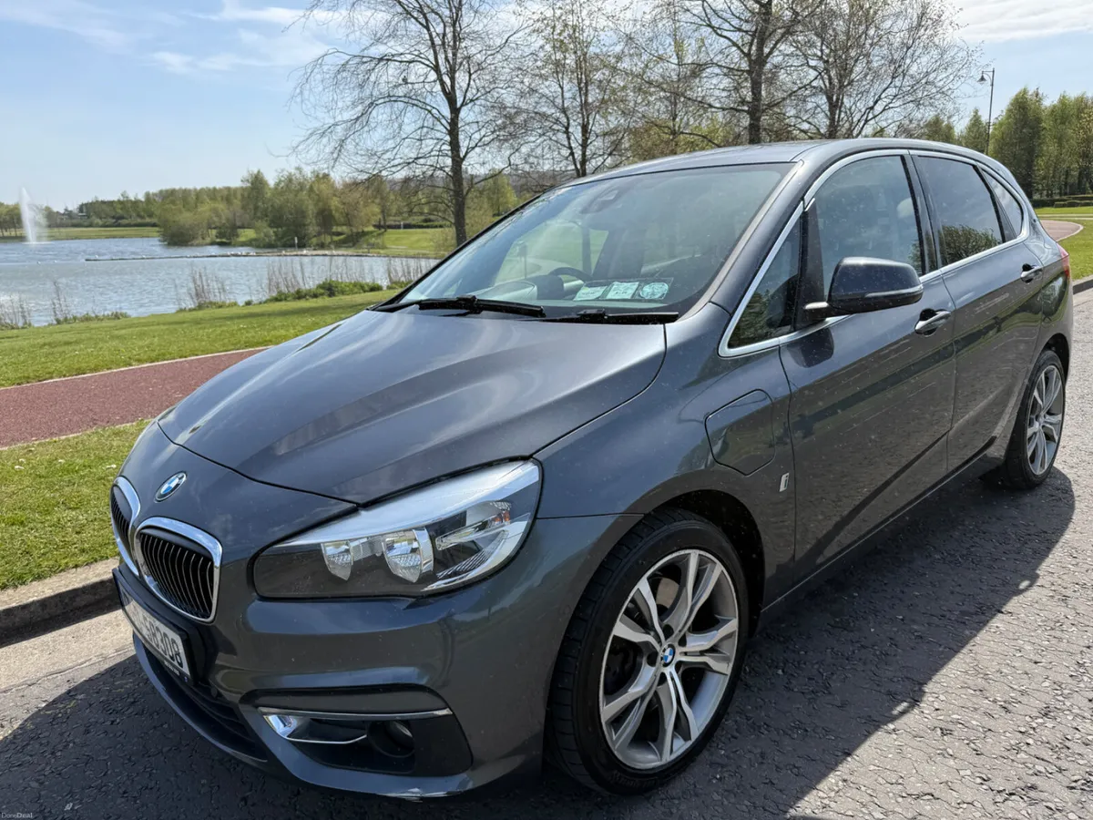 225E X DRIVE AUTOMATIC HYBRID - Image 3