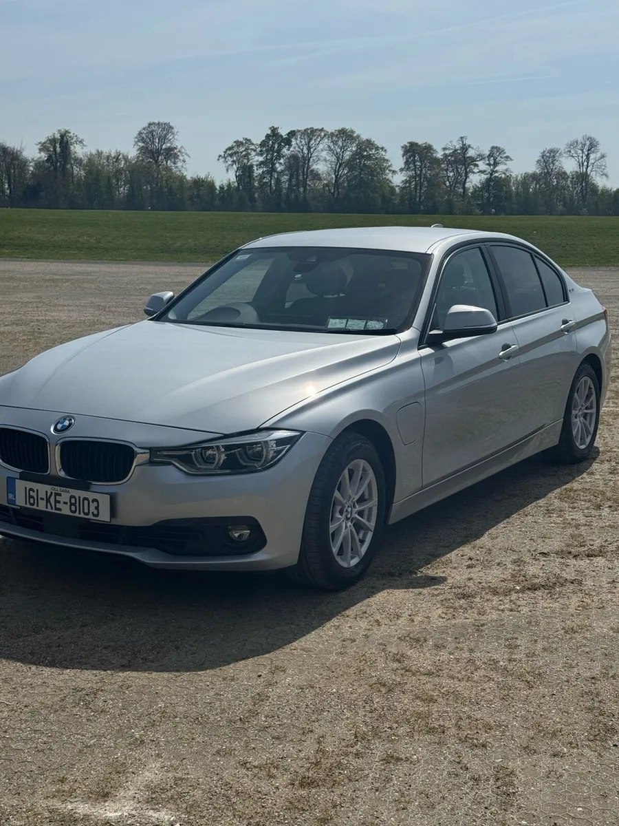 BMW 330e 2016 ONLY 39,500 - Image 1