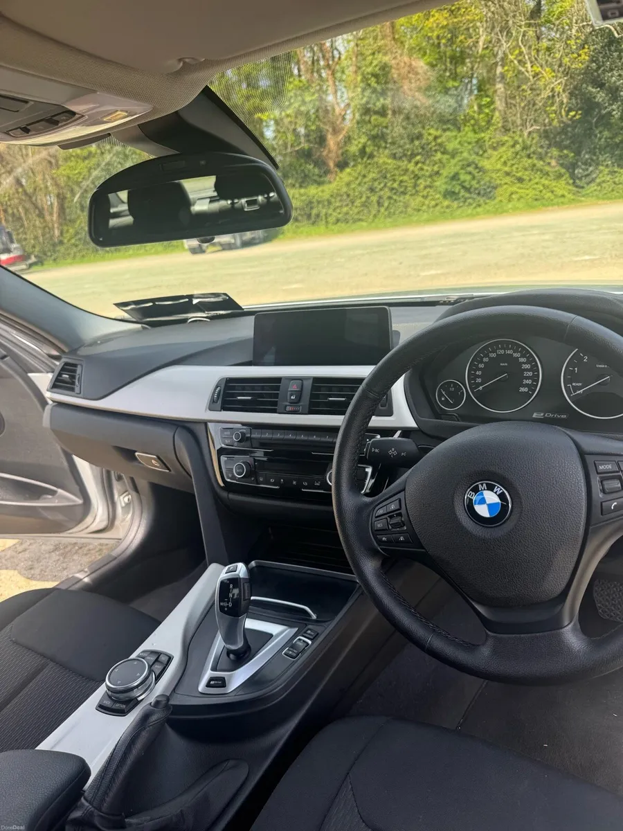 BMW 330e 2016 ONLY 39,500 - Image 3