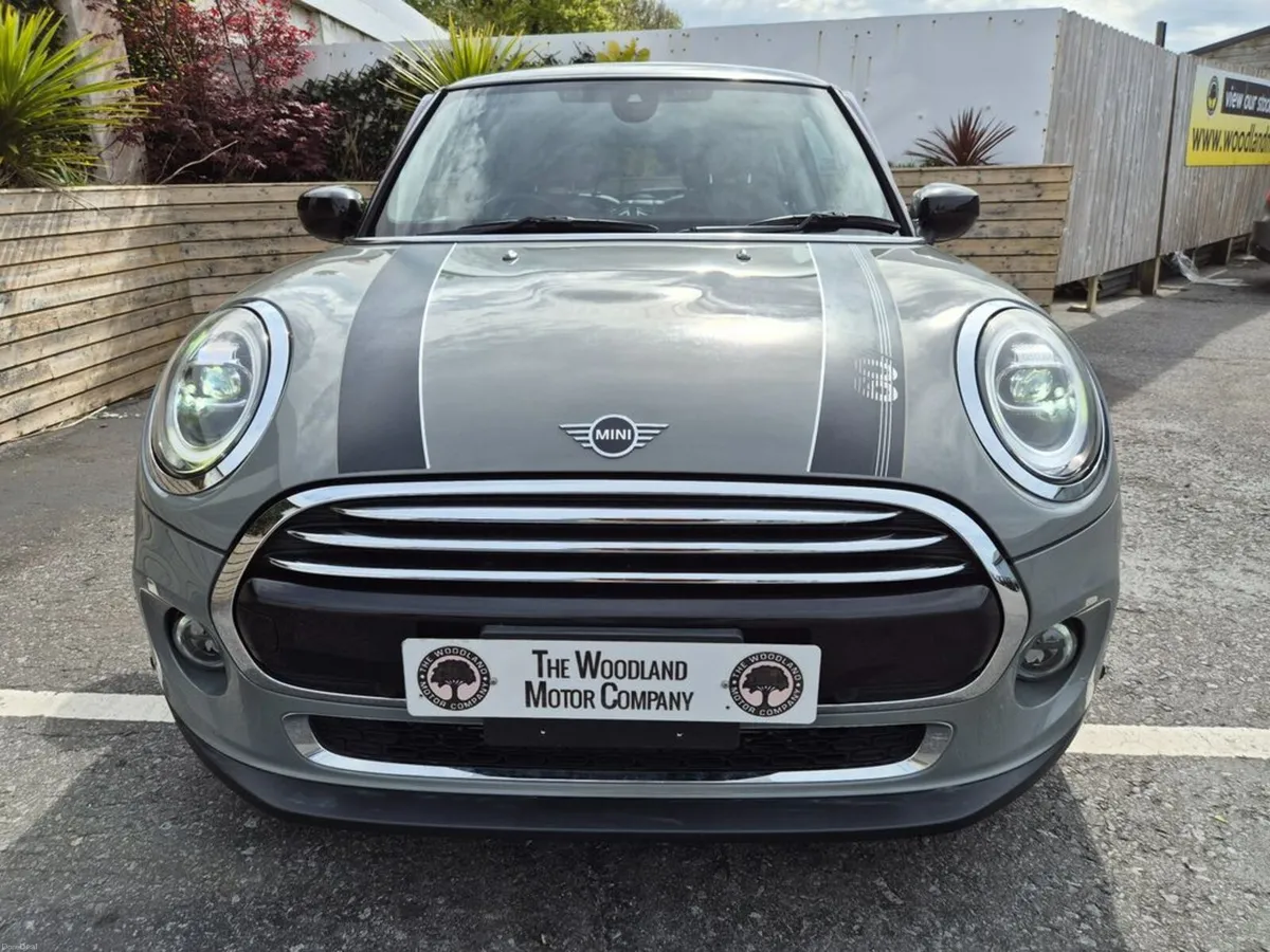 Mini Cooper 1.5D AUTO / 60 YEAR EDITION / TOP SPEC - Image 4