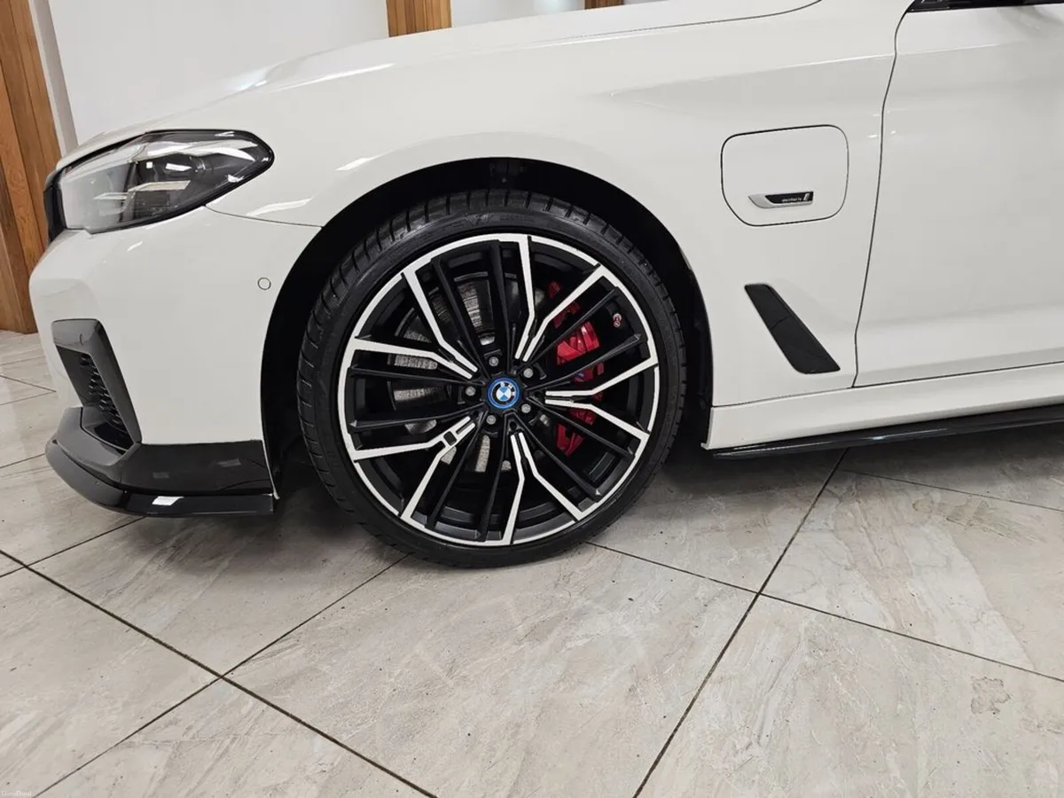 BMW 5-Series 545 M SPORT - Image 4