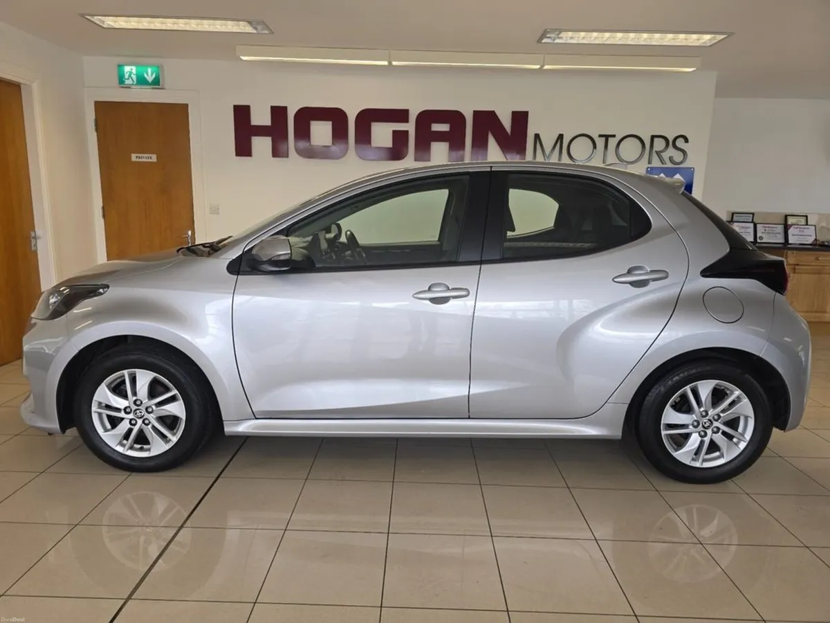 Toyota Yaris 1.0 Luna H/B - Image 4