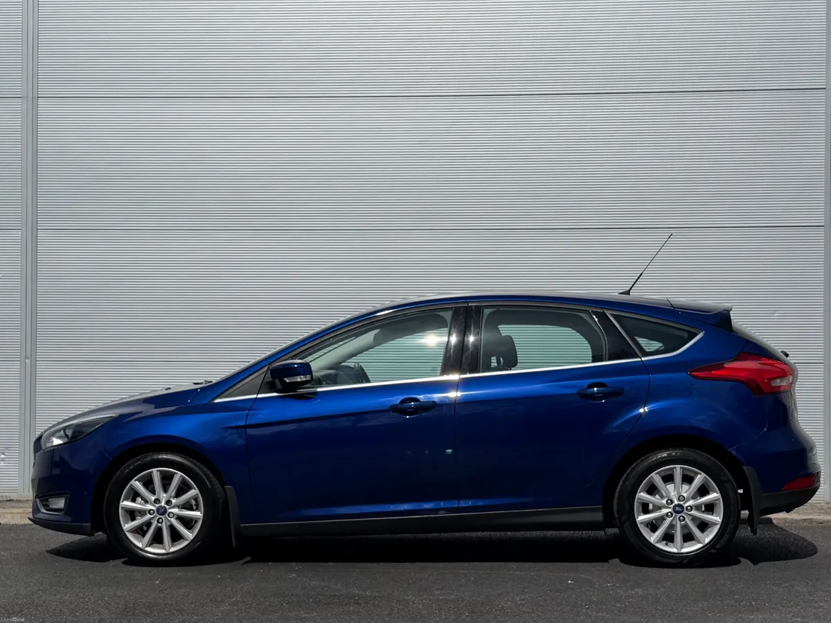 Ford Focus 2017  1.5 TDCi Titanium - Image 3