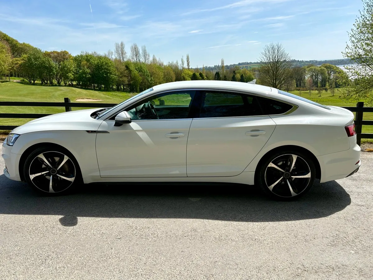 AUDI A5 SPORTBACK**S-LINE** - Image 3