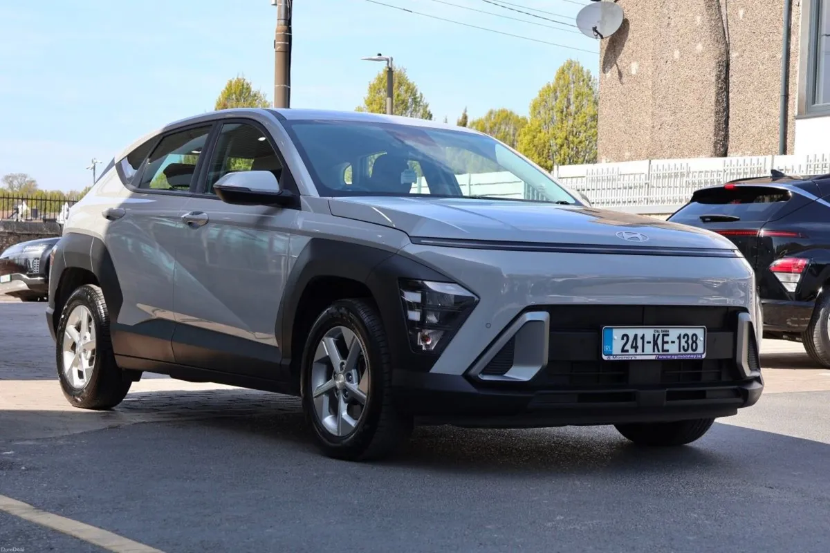 Hyundai KONA 1.6 HYBRID Signature Auto, BEST VALUE - Image 3