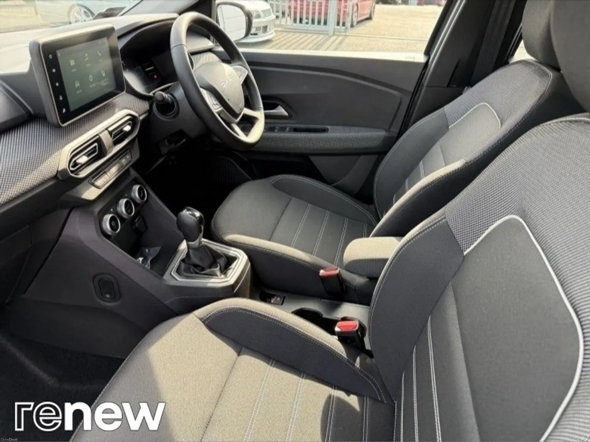 Dacia Jogger FULL HYBRID EXPRESSION 1.6 145 BHP AU - Image 5
