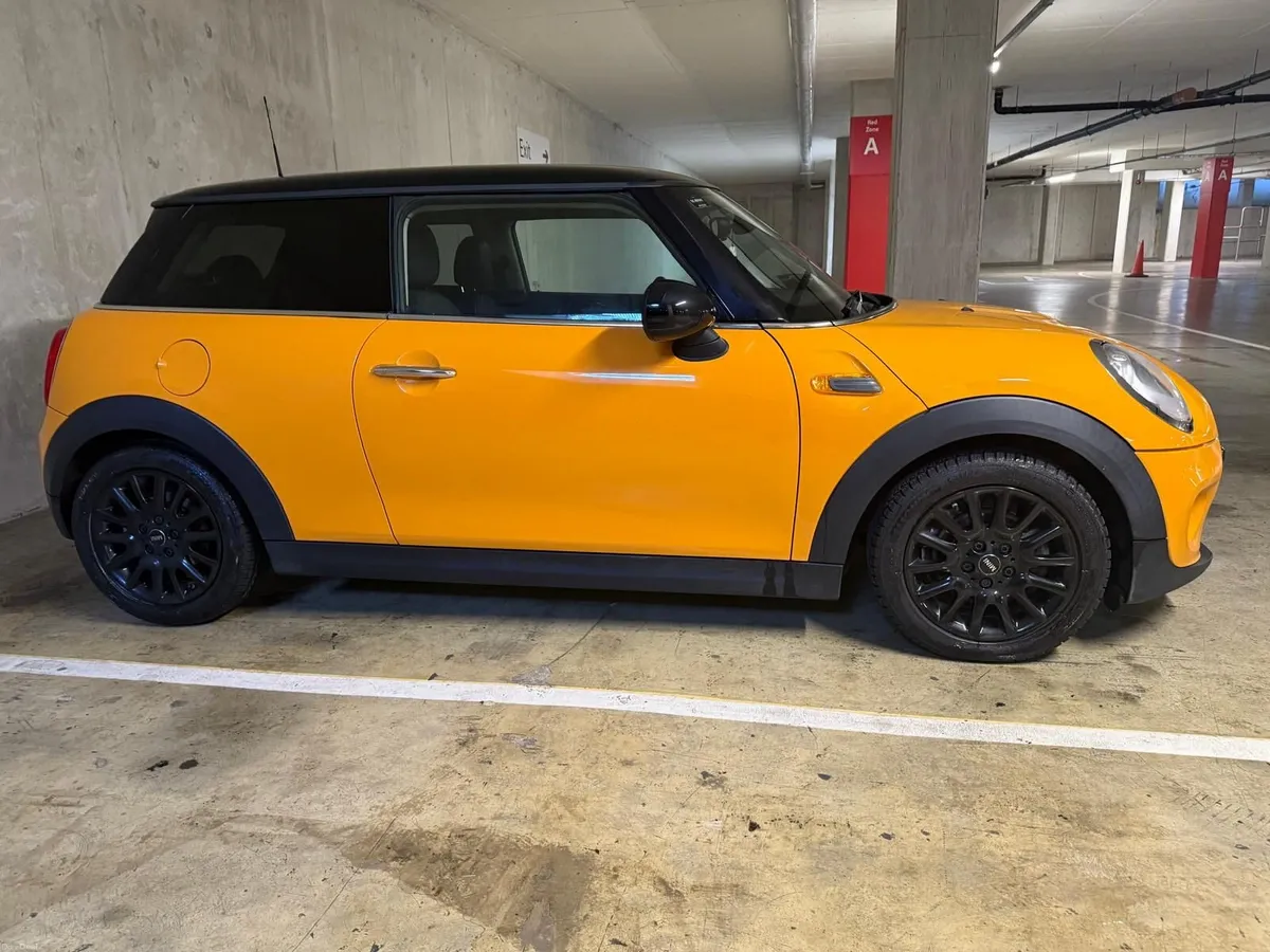 Mini Cooper D 2017- Automatic - One owner from new - Image 1