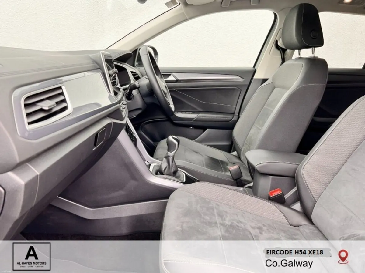 Volkswagen T-Roc Style Plus 2.0 TDI 6SPEED 116BHP - Image 4