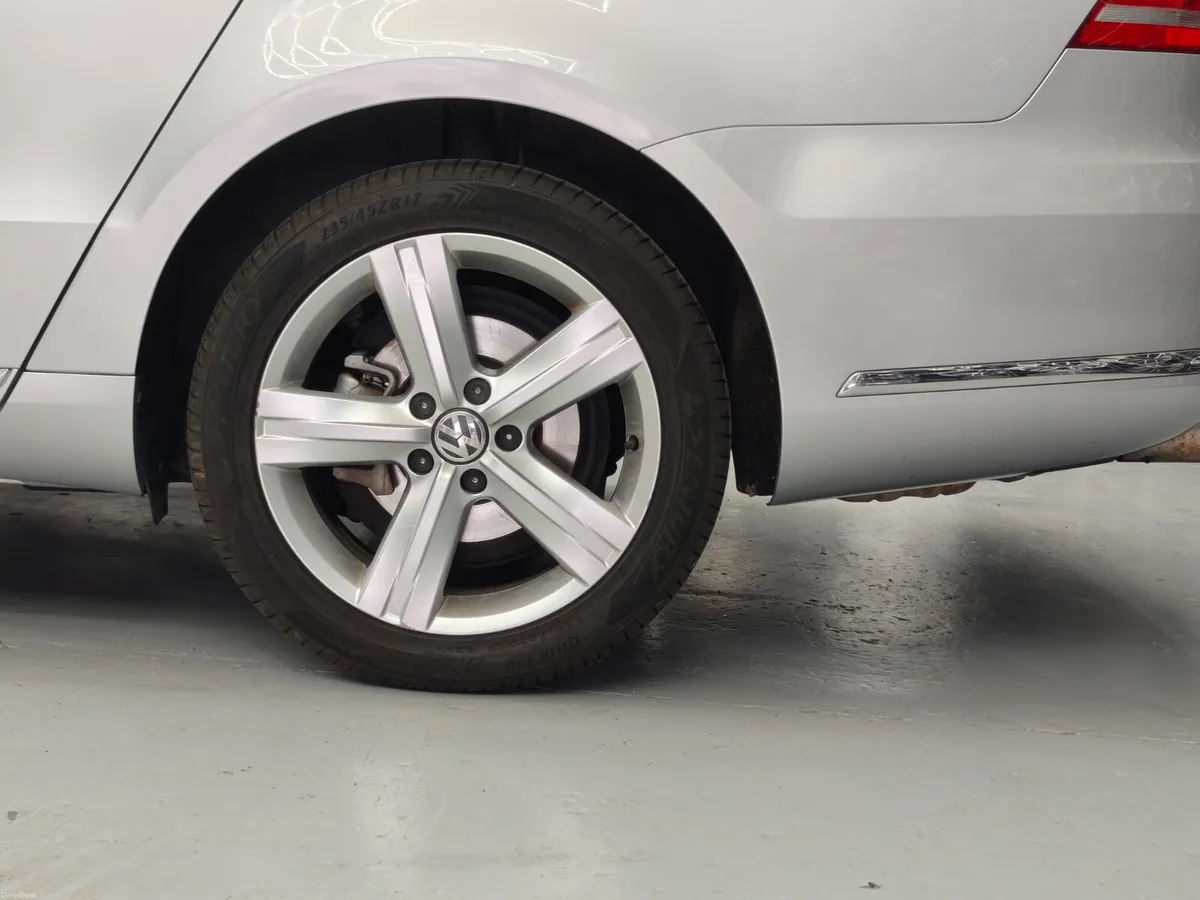 2012 Volkswagen Passat  TSI BlueMotion - Image 4
