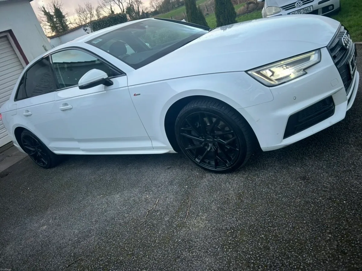 Audi A4 S line Quattro Black Edition - Image 2