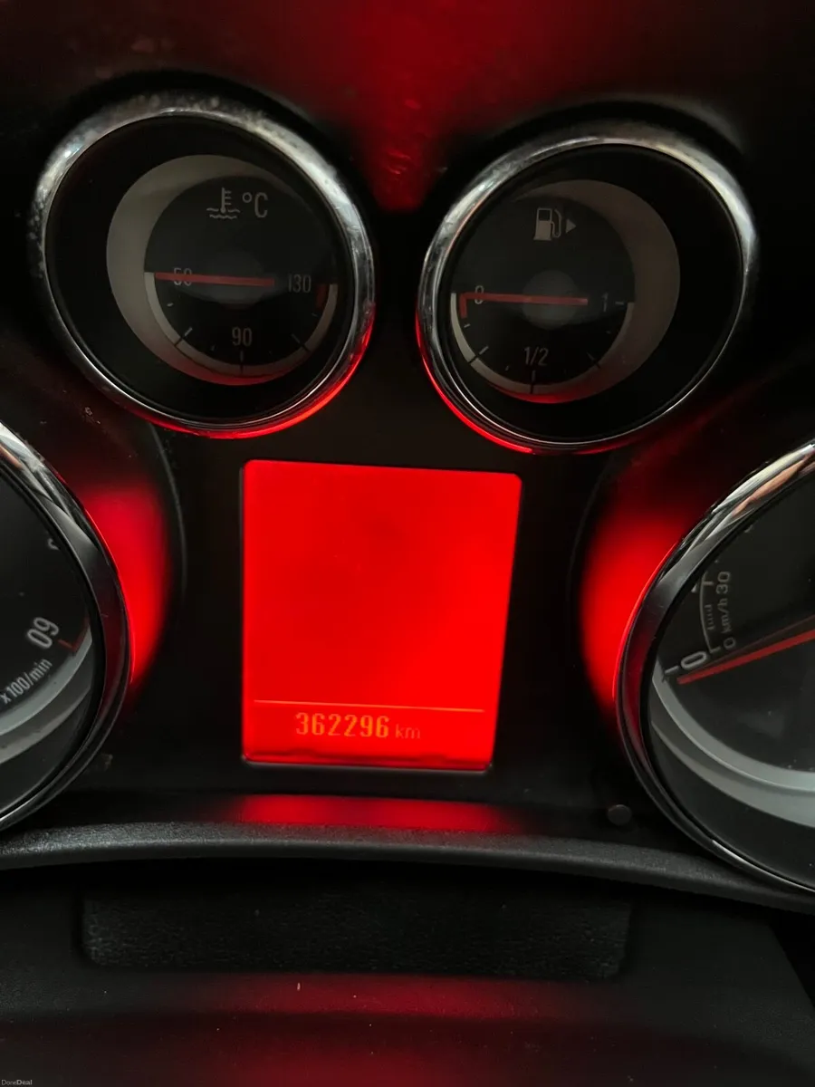 Vauxhall Astra 2013 - Image 2