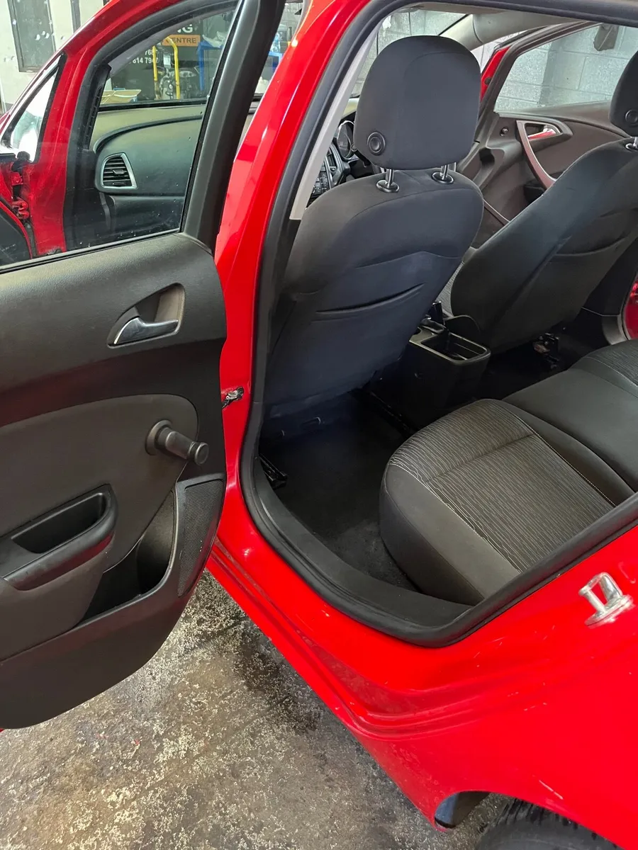 Vauxhall Astra 2013 - Image 4