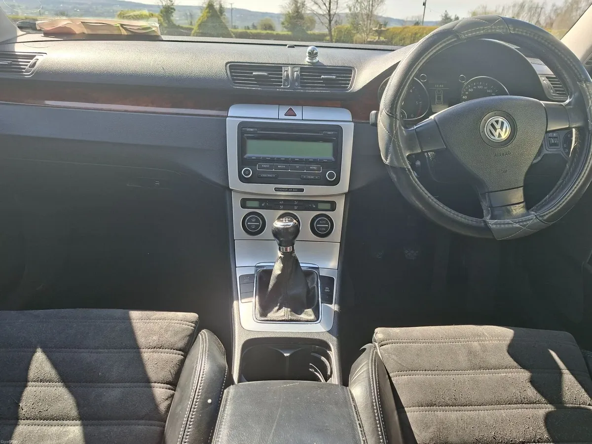 Volkswagen Passat 2009 CL Bluemotion 2.0TDI - Image 2