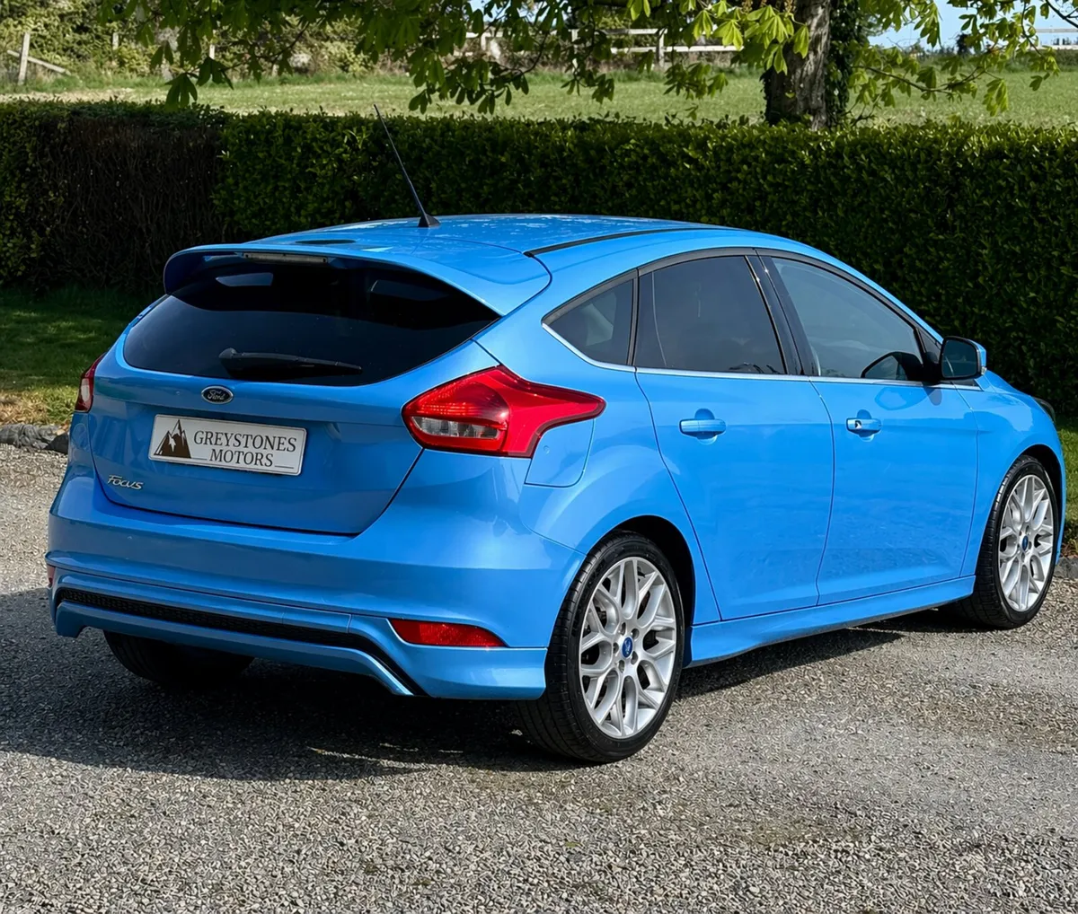 16 Ford Focus 1.5 Diesel Zetec-S *Nitrous Blue* - Image 3