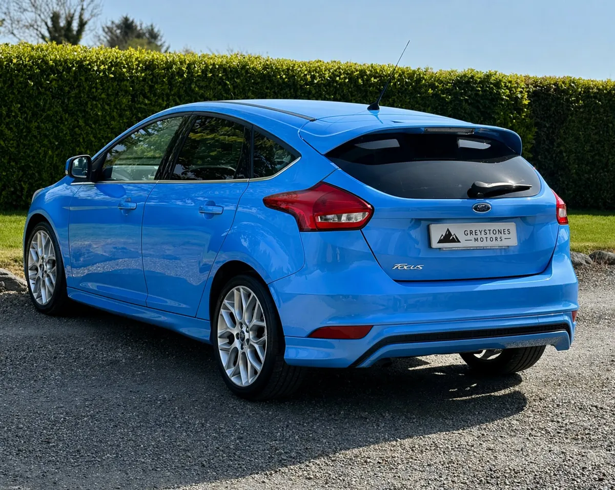 16 Ford Focus 1.5 Diesel Zetec-S *Nitrous Blue* - Image 4
