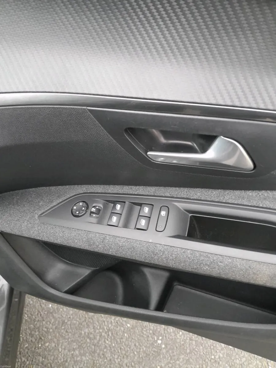 212 Peugeot 5008 active 1.5hdi - Image 5