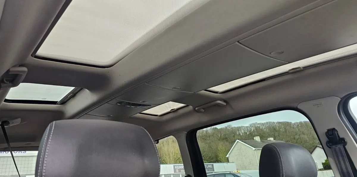 Ford Galaxy Titanium 7 seater low mileage - Image 4