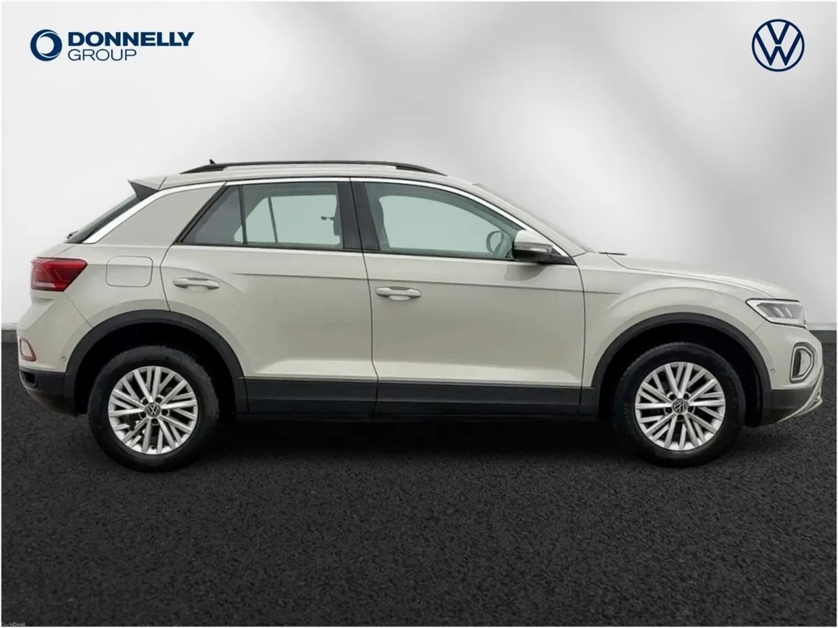 Volkswagen T-roc Hatchback Life - Image 4