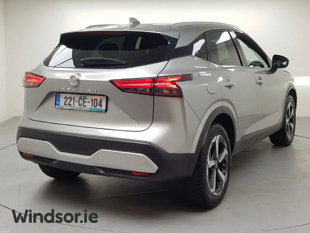 Nissan Qashqai 1.3 PET MILD HYBRID SV PREMIUM - Image 4