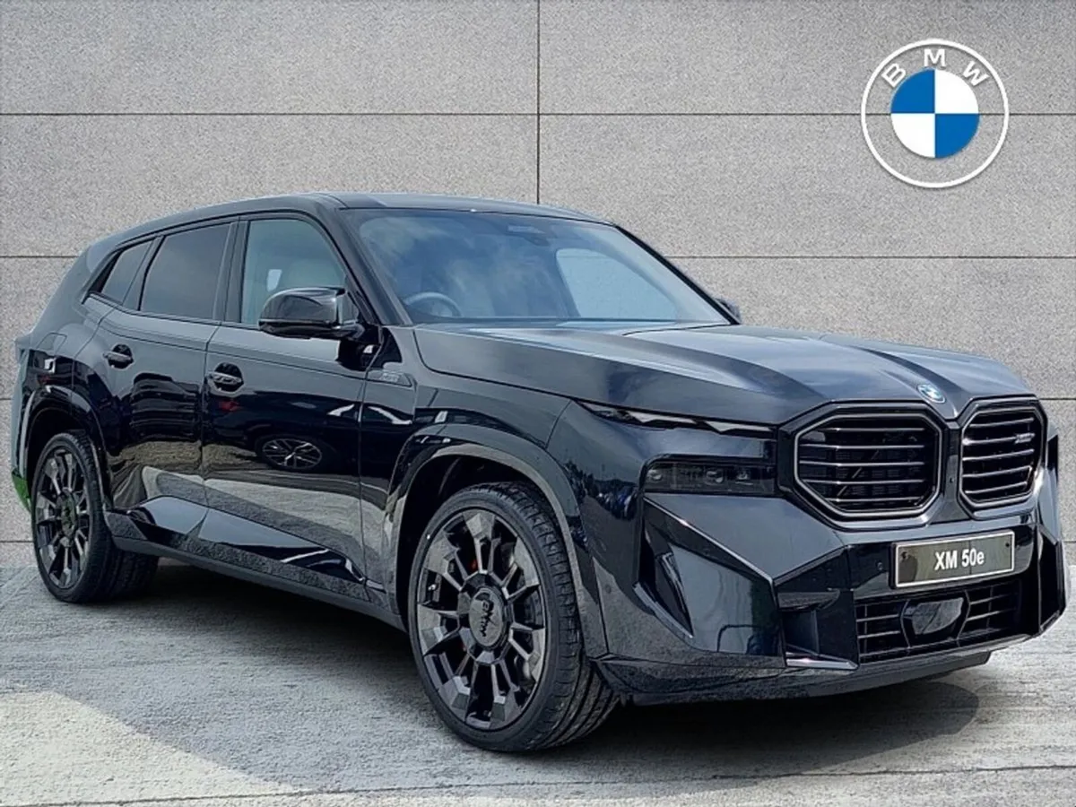 BMW XM 50e - Image 1
