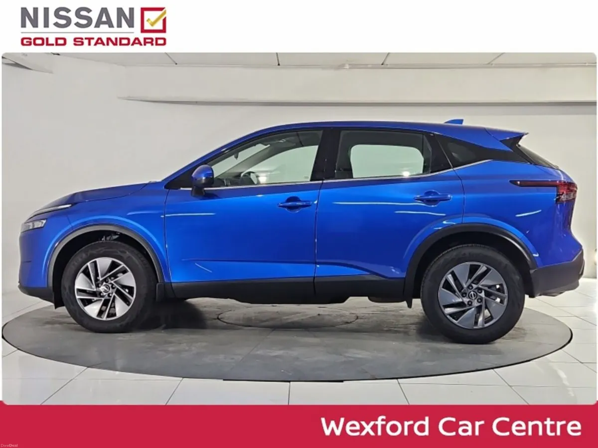 Nissan Qashqai 1.3 SV STOCK CLEARANCE - Image 5