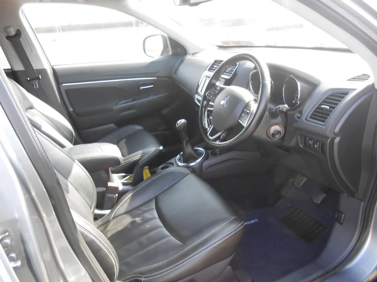 Mitsubishi ASX Instyle 1.6 Petrol Manual SUV 2016 - Image 3