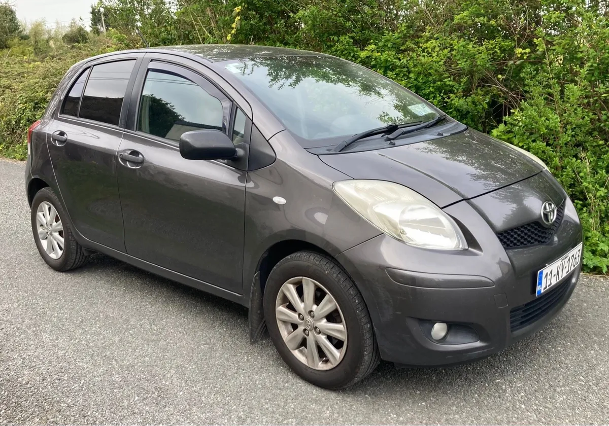 Toyota Yaris 2011 - Image 1