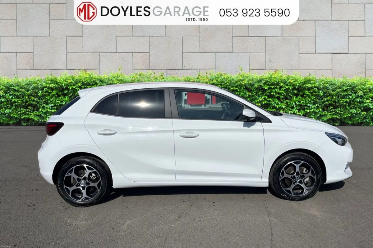 MG MG3 EXCLUSIVE HYBRID+ 5DR AUTO - Image 2