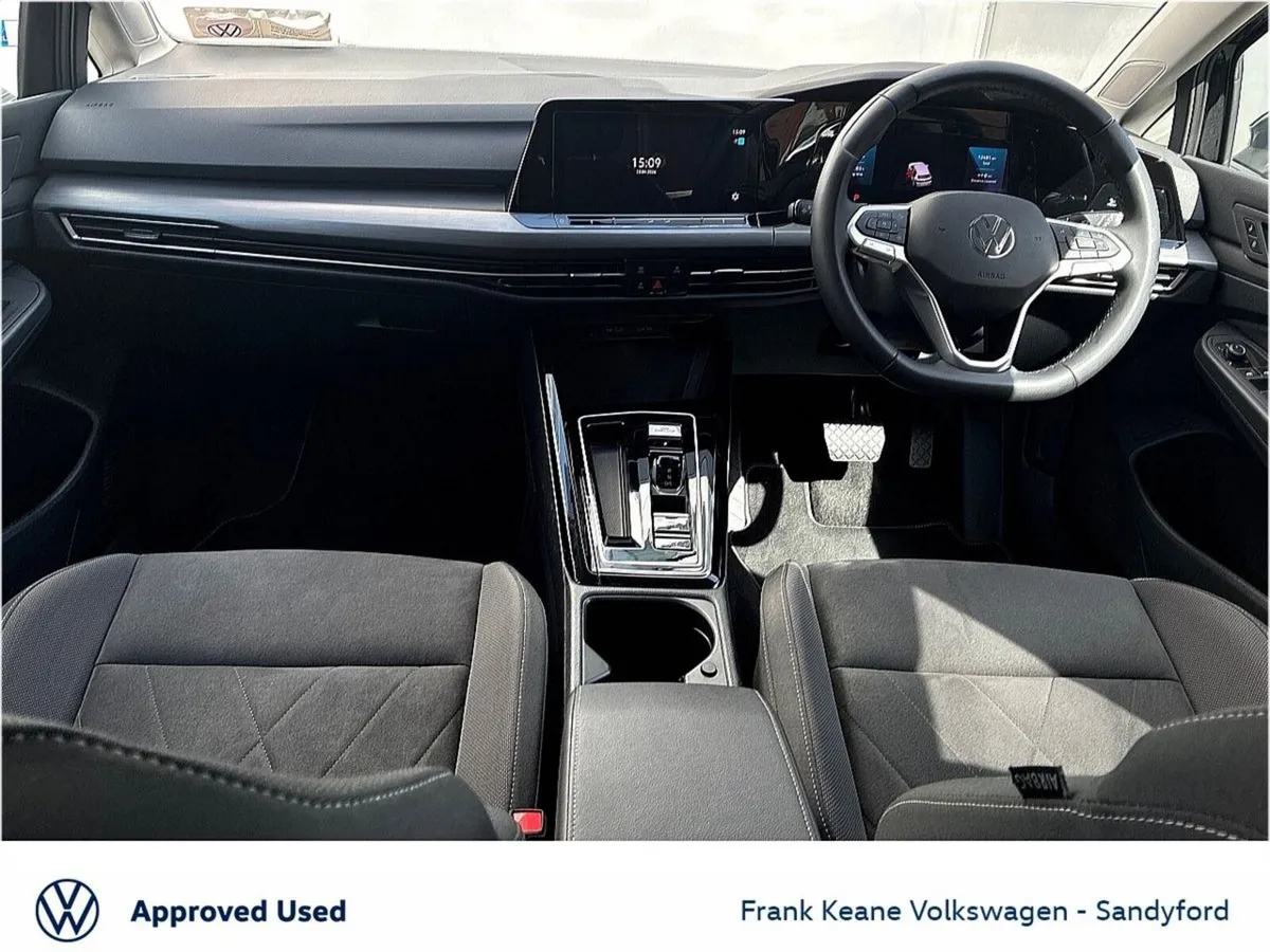 Volkswagen Golf *Style* 1.5 eTSI 130HP DSG MHEV @F - Image 2