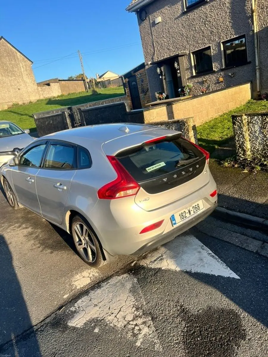 2018 Volvo V40 - Image 4