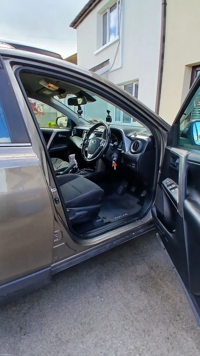 Toyota RAV4 2018 - Image 4