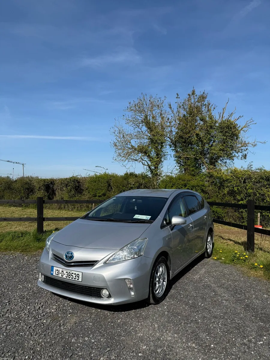 2013 Prius 1,8 hybrid automatic 5 seater - Image 4