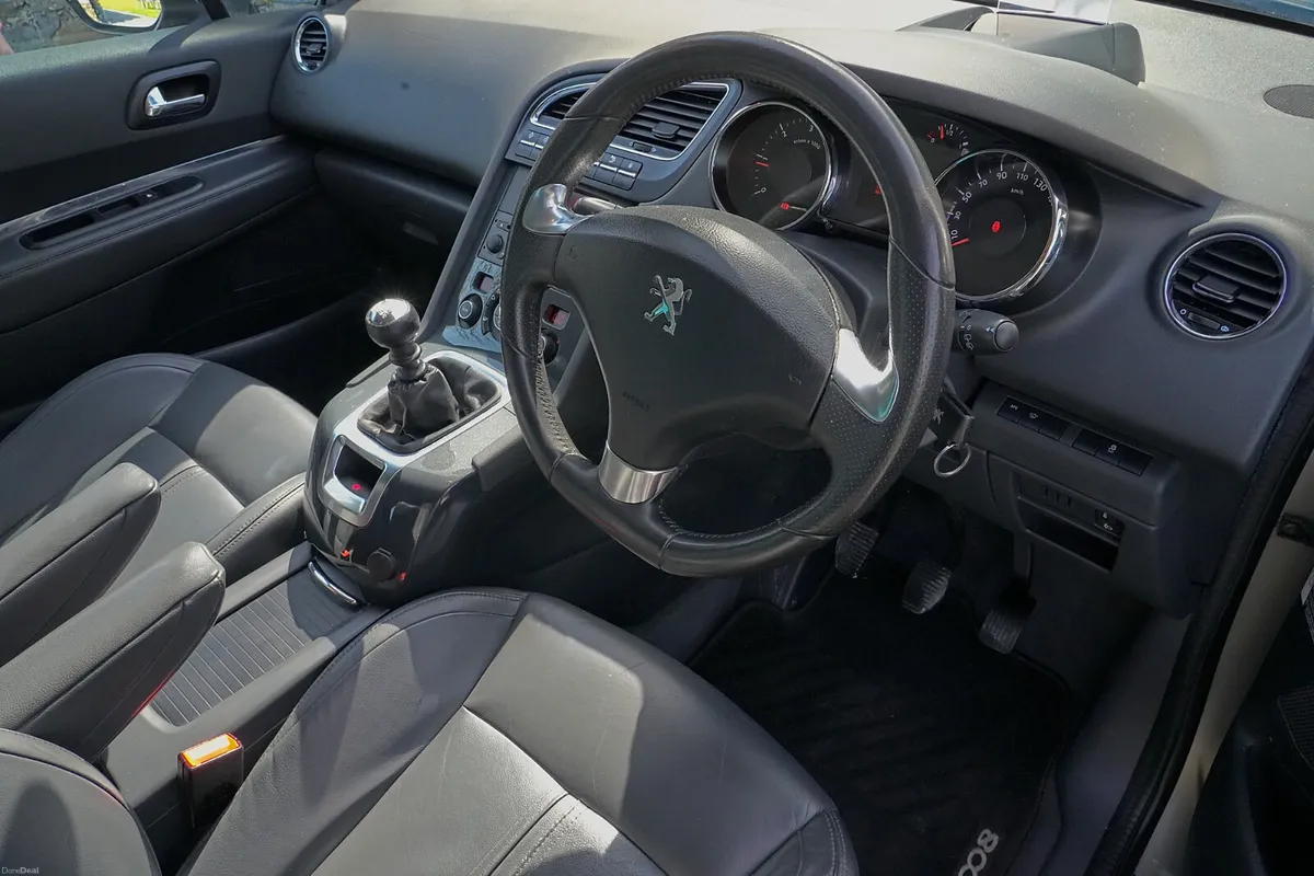 2016 Peugeot 5008 lEATHER TOP SPEC - Image 2