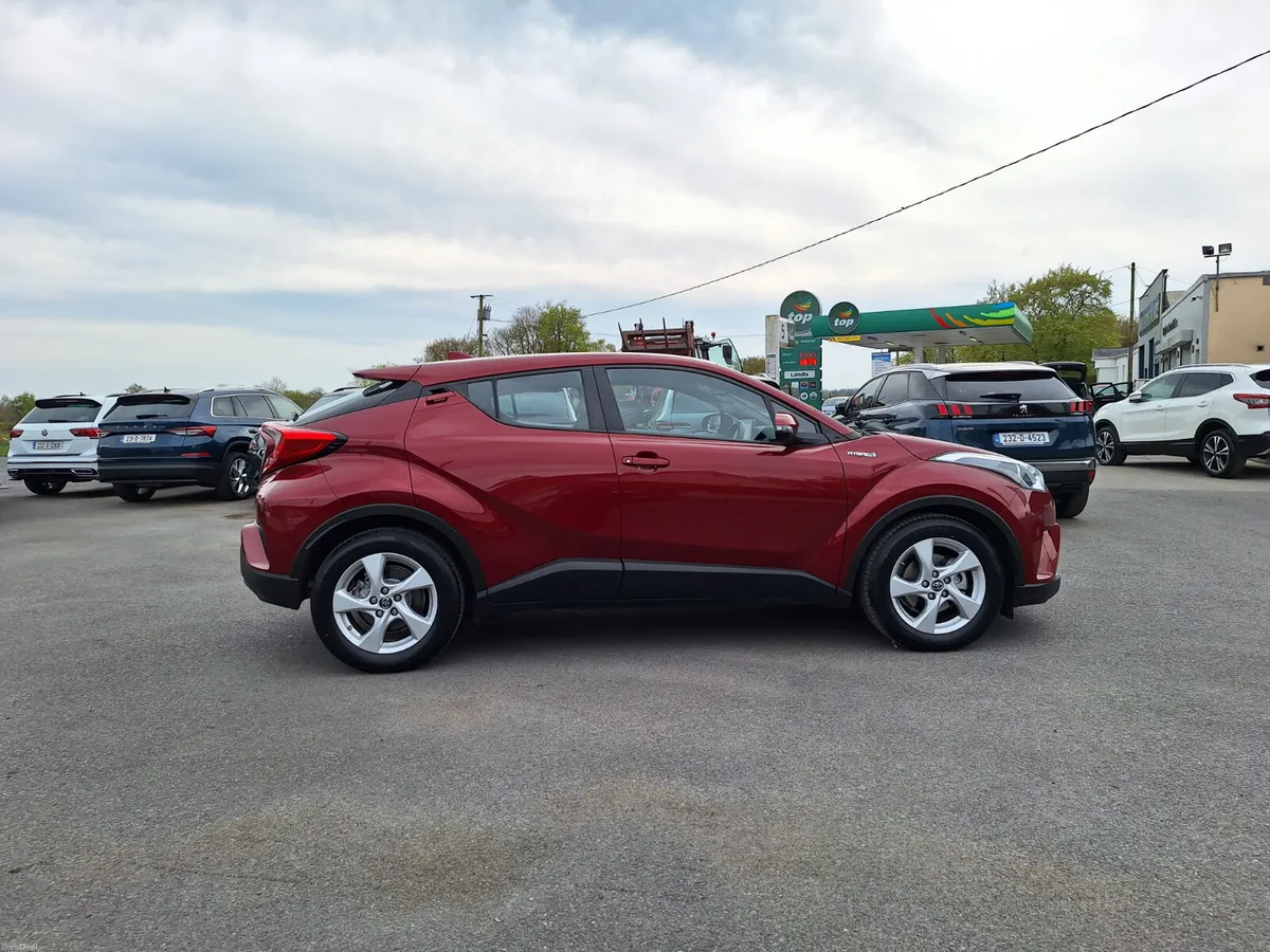 Toyota C-HR 1.8 Hybrid Auto *High Spec/Immaculate - Image 2