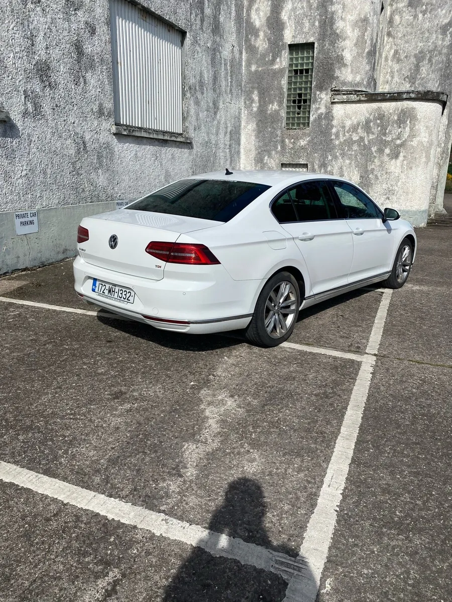 Volkswagen Passat - Image 4